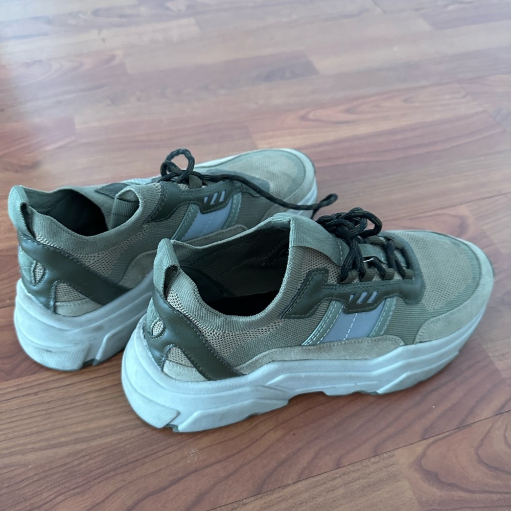 HM CHUNKY SNEAKERS SIZE 39